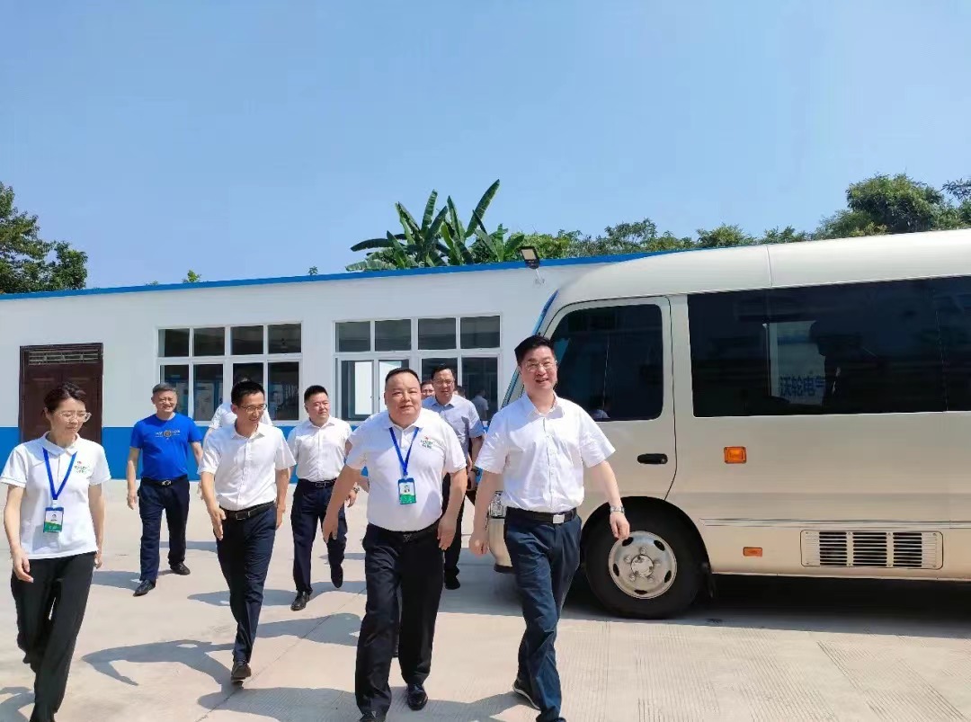 自貢市委副書記、市長曾洪揚一行蒞臨沃輪電氣調研指導工作 自貢市委副書記、市長曾洪揚一行蒞臨沃輪電氣調研指導工作