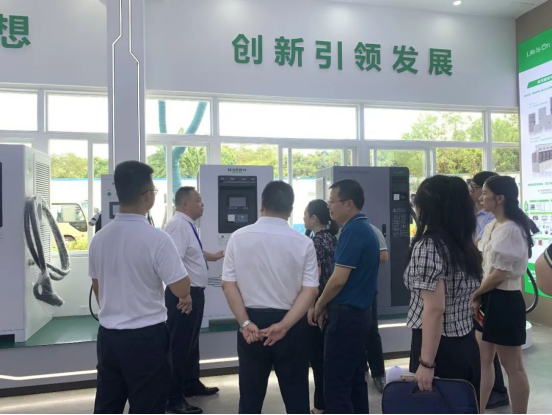 大安區(qū)委常委、組織部部長朱莉一行 蒞臨沃輪電氣調(diào)研指導(dǎo)工作