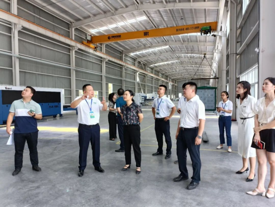 大安區(qū)委常委、組織部部長朱莉一行 蒞臨沃輪電氣調(diào)研指導(dǎo)工作