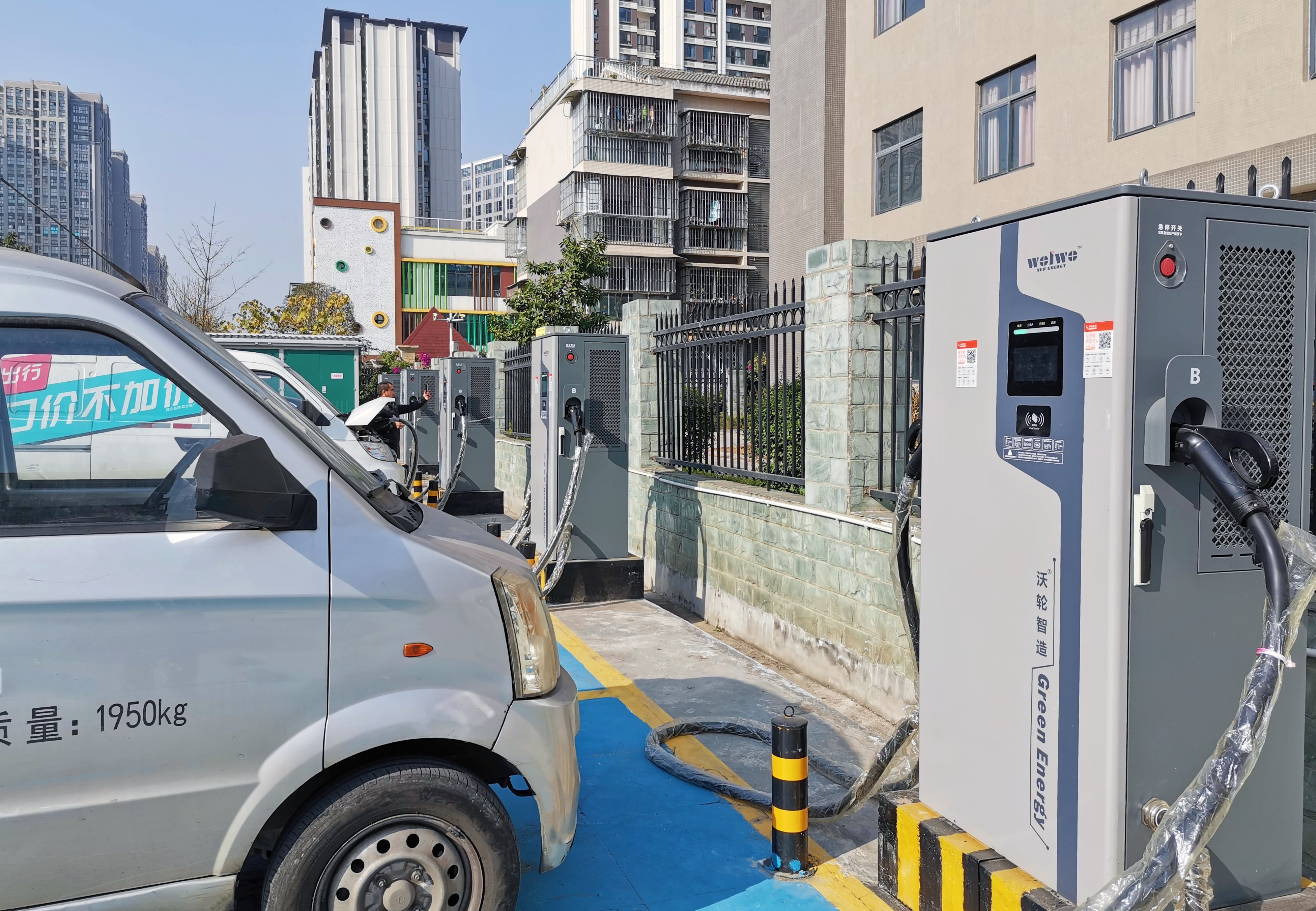 綿陽涪城區(qū)沃輪楓景398充電站